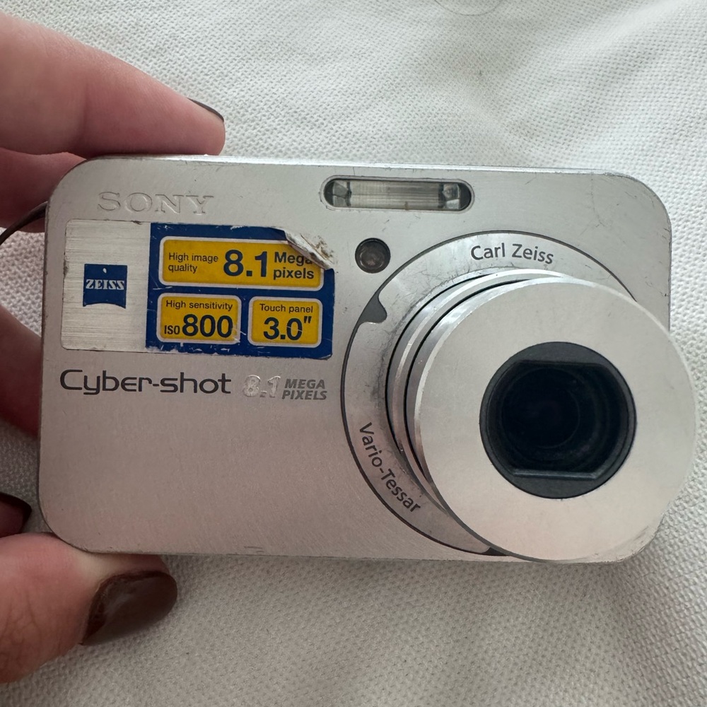 Sony Cyber Shot DSC-N1 Digital Camera 3X Optimal Zoom 8.1 MP 3 inch touch screen